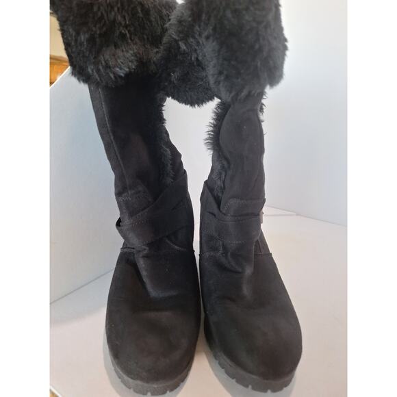 American Eagle Black Faux Suede Wedge Boots Women’s 9.5 Fur Trim Buckle - Picture 8 of 8